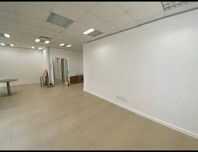 85M² OFFICE TO LET IN RONDEBOSCH